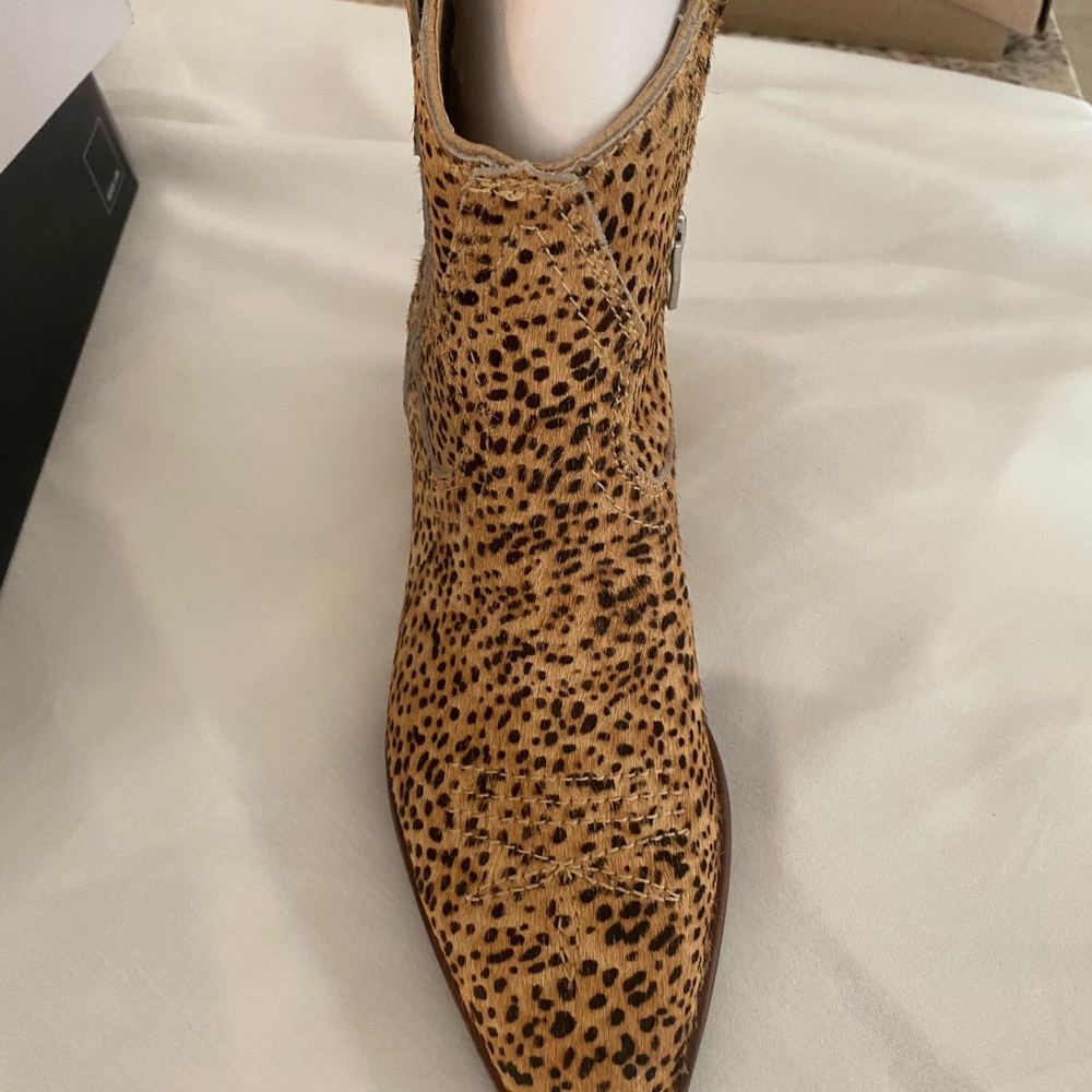 Brand new in box. Top quality leather . Size 6.5